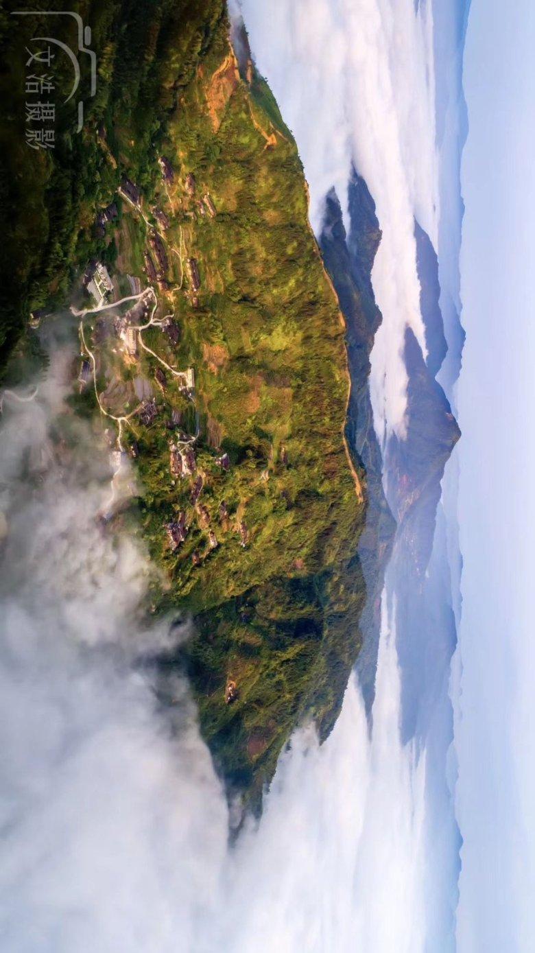 逃离废弃高校